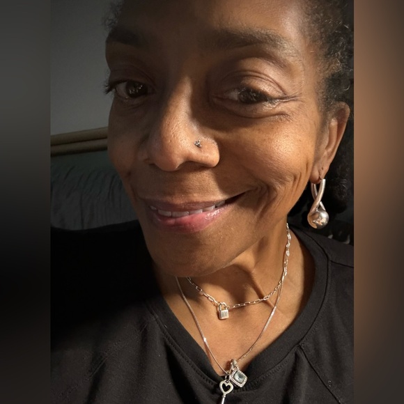 Meet your Posher, Denise - Picture 2 of 4